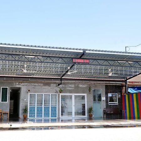 Teruntum 96 Guest House Kuantan Exterior photo