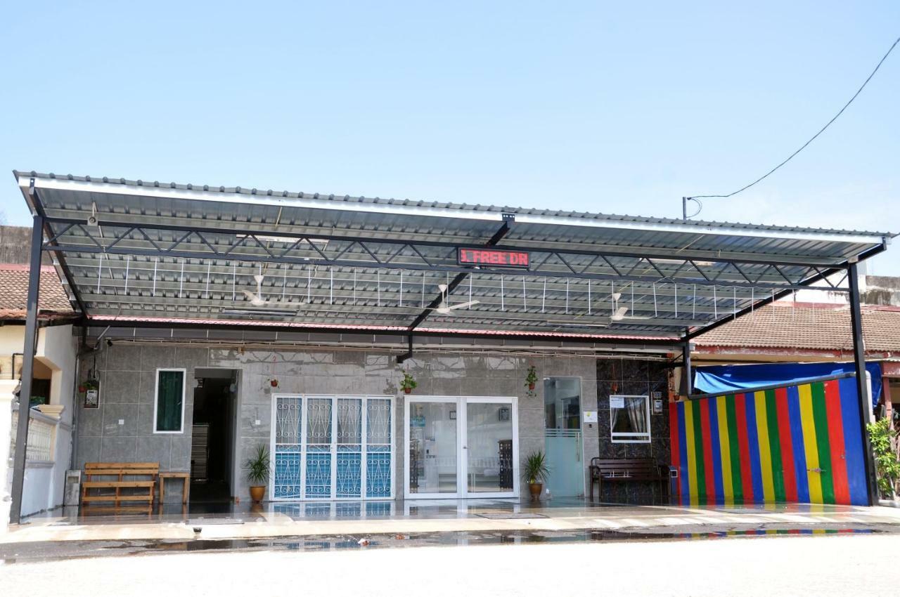 Teruntum 96 Guest House Kuantan Exterior photo